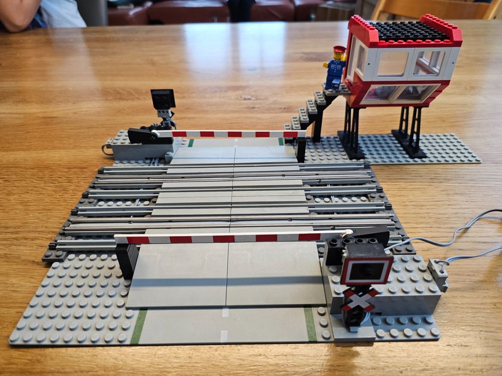 LEGO 7866 - Elektrischer Bahnübergang 12V - Eisenbahn (Gebraucht) in ...