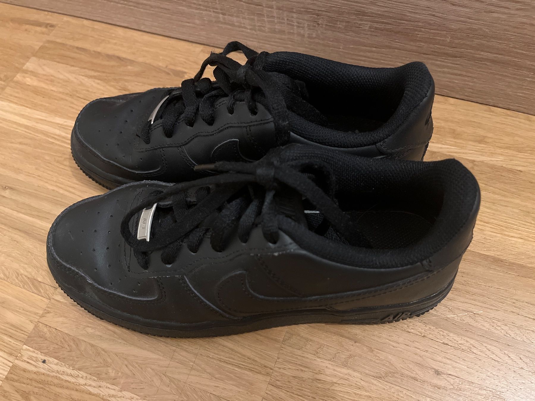 Nike Scarpe da uomo: Nike air force 1, taille 37.5 – Usato da Genève venduto da Lalafanny66