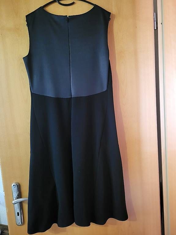 Robes: Kleid Emporio Armani  – D'occasion à Appenzell par Bloch