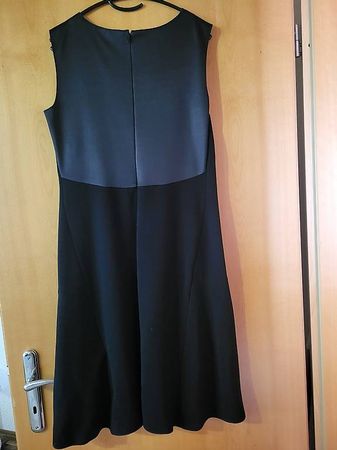 Kleid Emporio Armani 