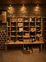 Massives Weinregal aus Holz – Modulregal für Weinflasche