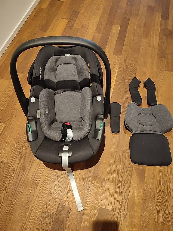 Maxi-Cosi Seggiolini per auto: MAXI COSI Babyschale Pebble 360 Essential Black – Usato da Rothenburg venduto da Doktorduden