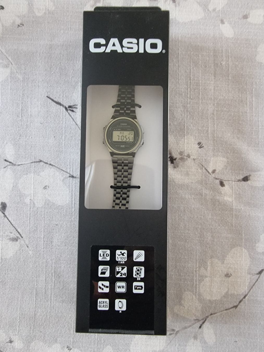 Casio Uhren: Casio Armbanduhr mit Metallband neu – Neu und originalverpackt aus Schaffhausen von chpletscher