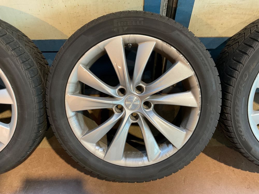Original Tesla Model S Turbine Räder 19