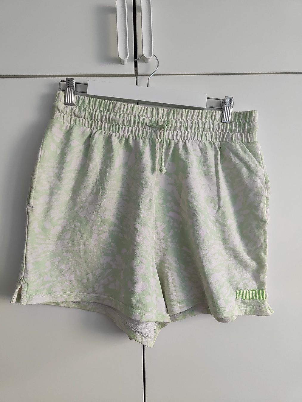 Puma Pantaloni: Puma Shorts - Grösse L – Usato da Rickenbach b. Wil venduto da VeryLovelyThings