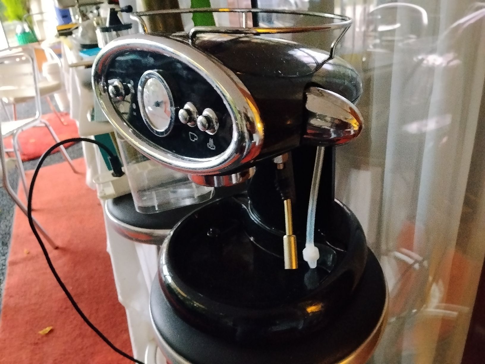 Kaffeemaschinen & Espressomaschinen: Espressomaschine schwarz gebraucht – Gebraucht aus zürich von sotherbies 3