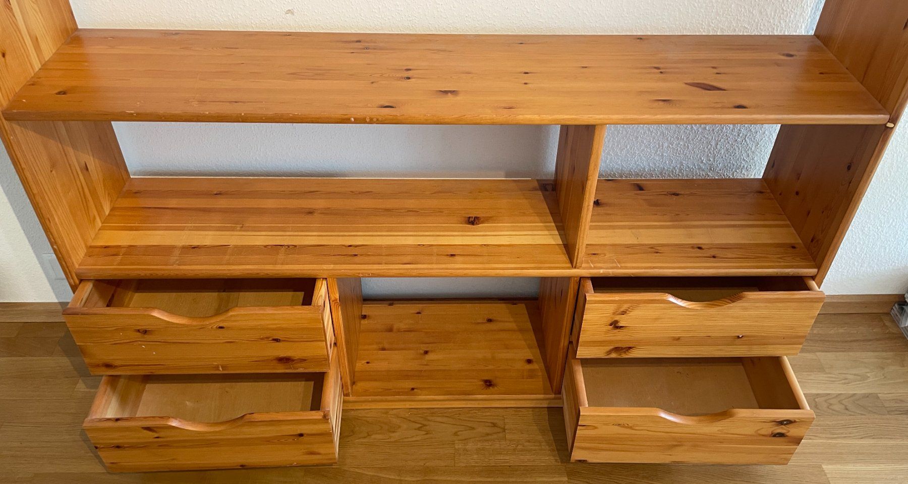 Mobili TV: Solid Pine Shelving Unit with 4 drawers, works as TV Stand – Usato da Ettingen venduto da JohnnyCrash 3