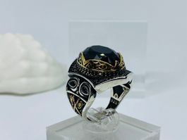 Massiver Ring aus 925 er Silber mit schwarzem Turmalin