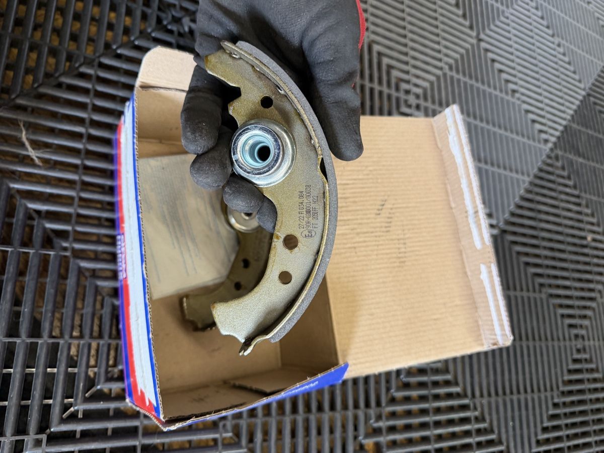 Fiat Tutti pezzi di ricambio auto: Bremsbacken Fiat 126 neu – Nuovo (secondo la descrizione) da Buochs venduto da mikhh33 2