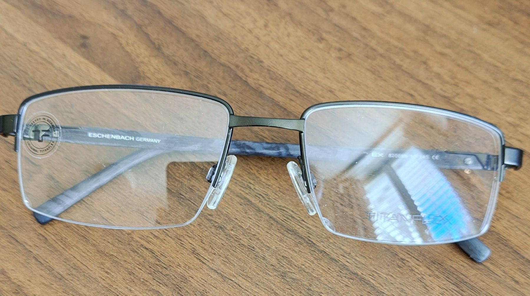 Escada Occhiali & Lenti: TITANFLEX Brille 820699 matt schwarz / Neu – Usato da Bäch SZ venduto da isale_ibuy