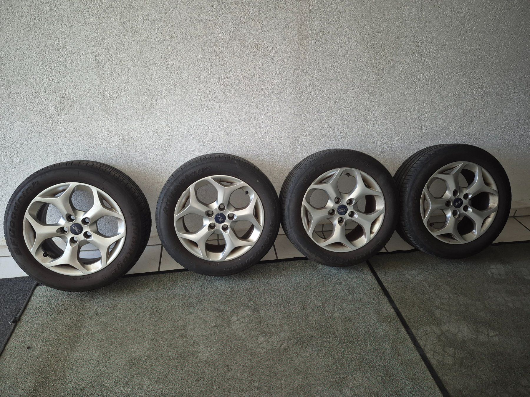 Ford Cerchioni: Pneus avec jantes Ford Focus 2008. – Usato da Le Locle venduto da archerblanc