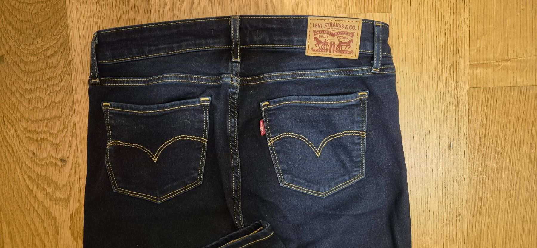 Levi's Jeans: Jeans Levi's – Nuovo (secondo la descrizione) da Lausanne venduto da malimar3 5