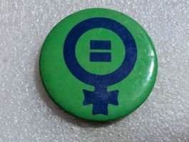 Ansteckbutton 235: