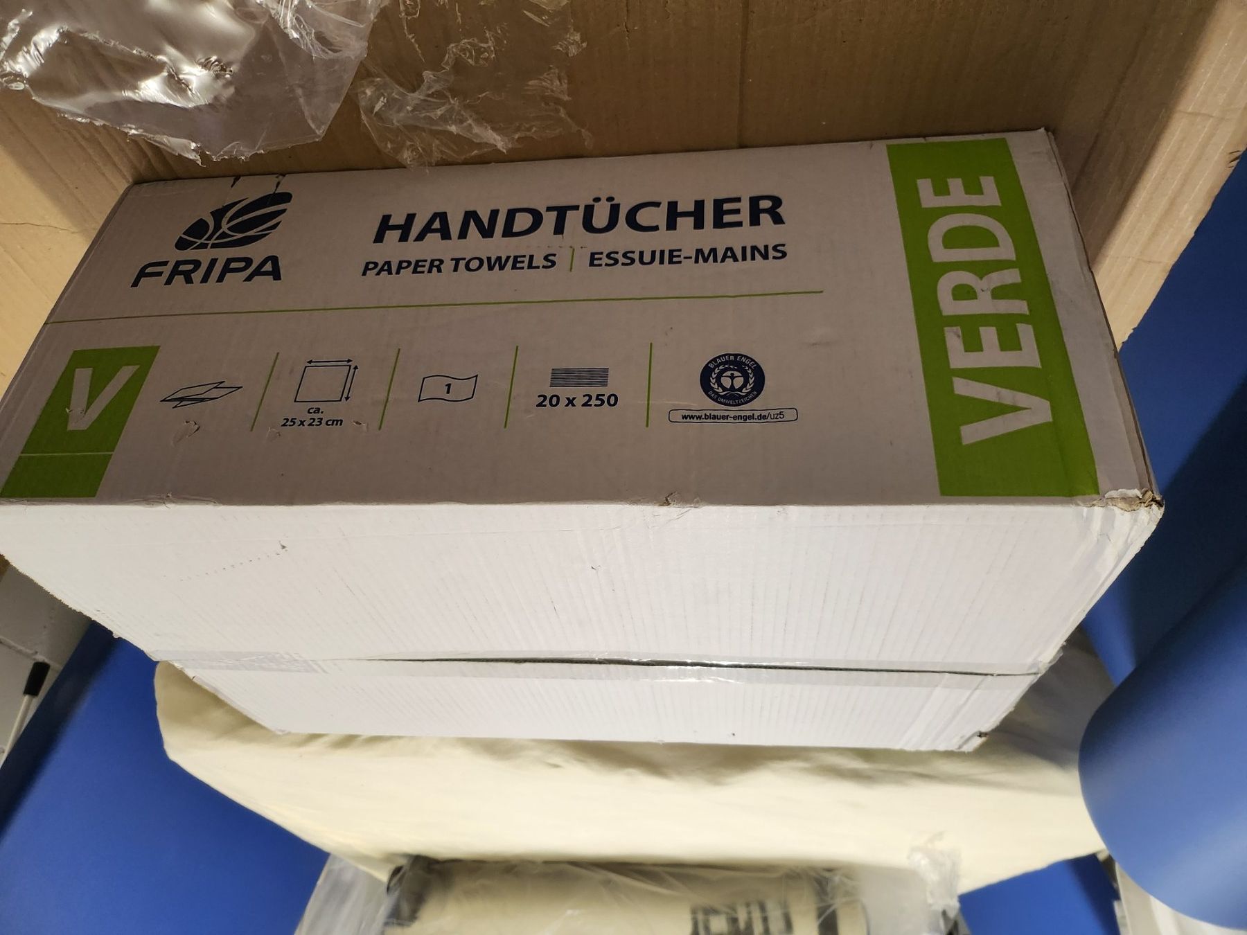 Carta: Papier Handtücher grau – Nuovo e nell'imballaggio originale da Wilen bei Wollerau venduto da ann_5wdx