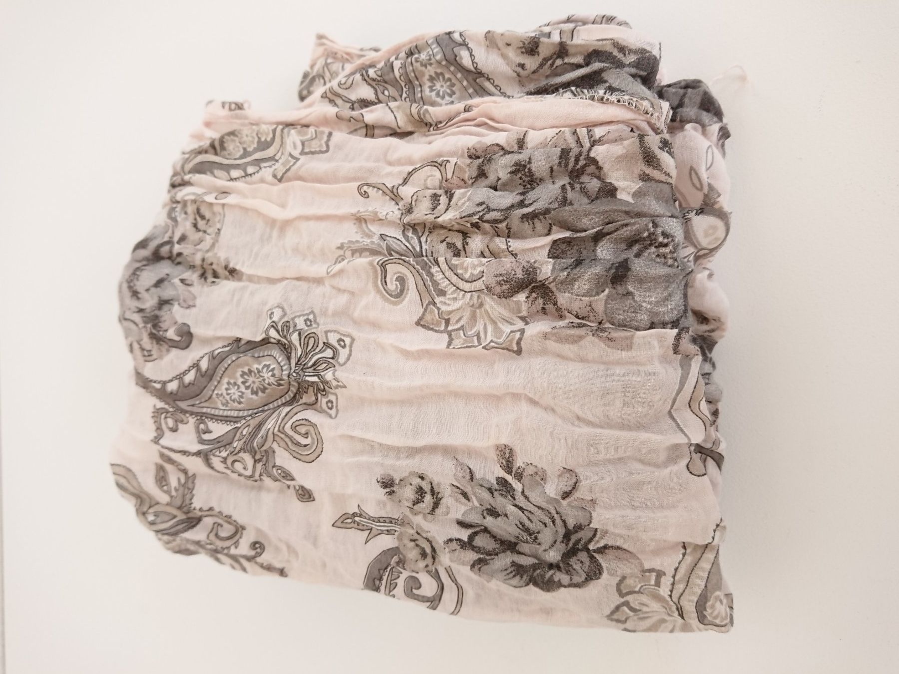 Foulards & écharpes: Damen Loop Schal 60cm x 75cm Hellrosa Paisley Muster – D'occasion à Hallau par CHACLA 1