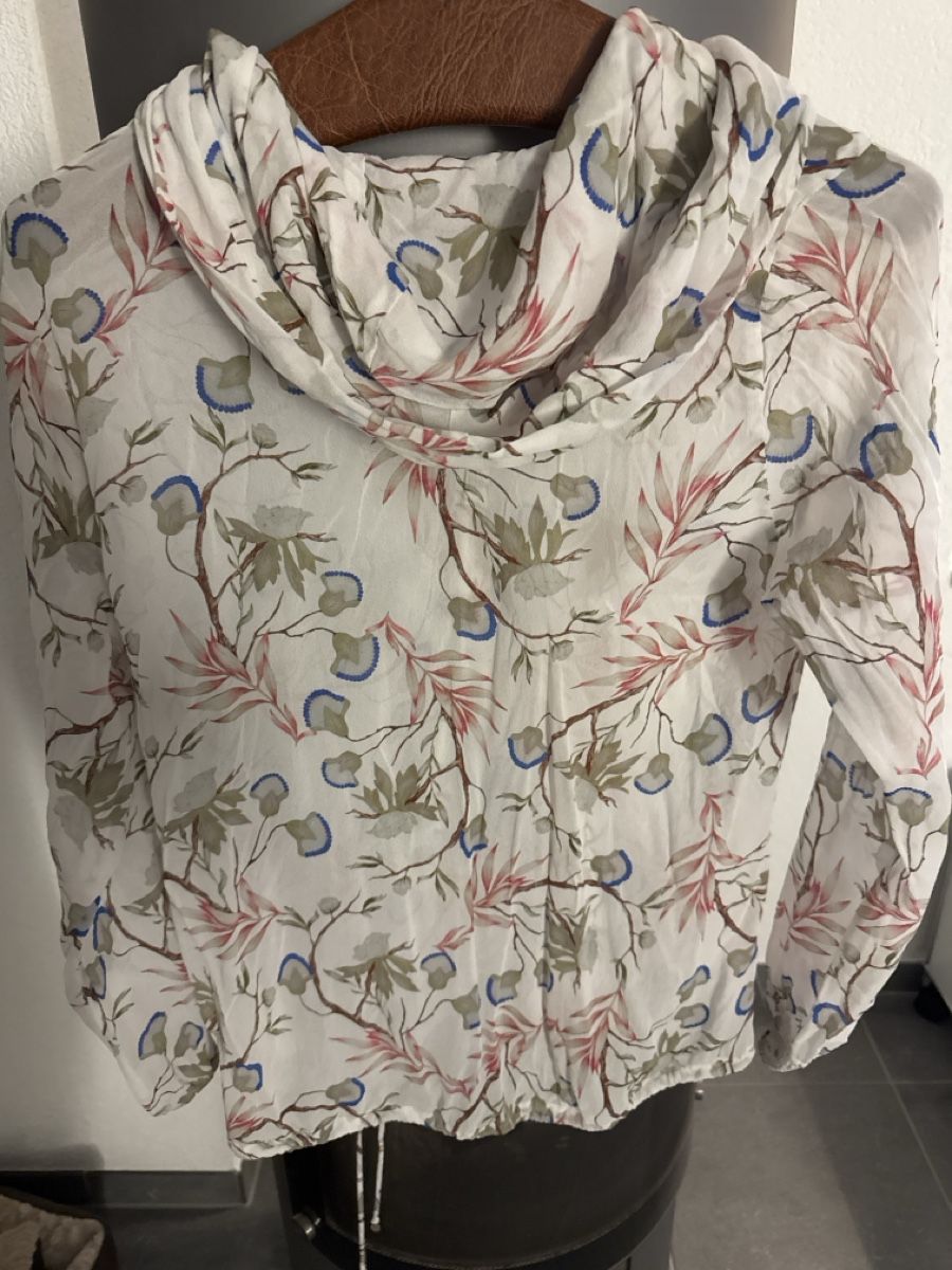 Nile Camicette: Nile Bluse, Gr. M, Sommerbluse mit Blumenmuster. – Usato da Niederscherli venduto da Doene0 4