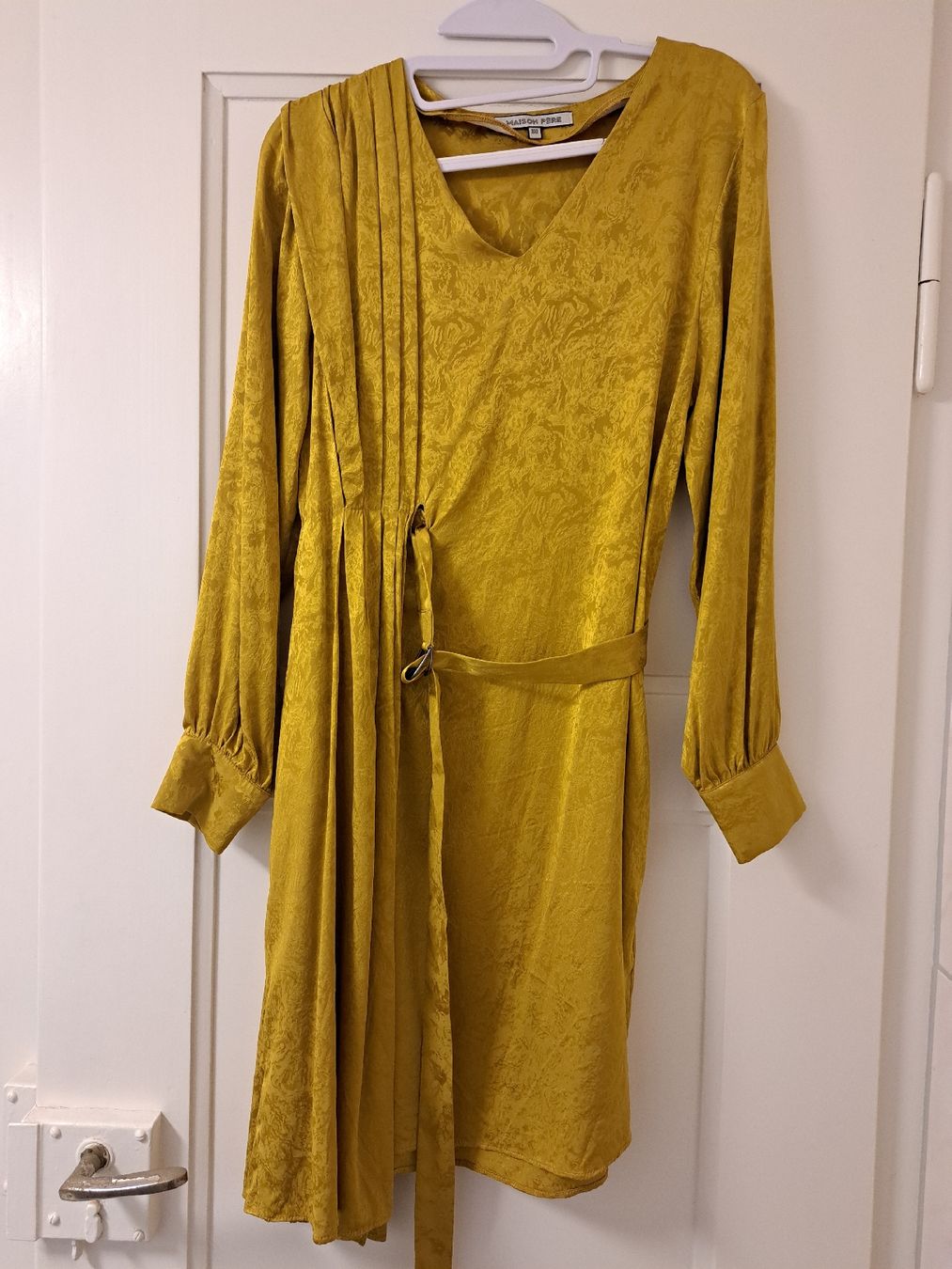 Vestiti: Maison Pere Kleid Seide – Usato da Thalwil venduto da sternenstaub369