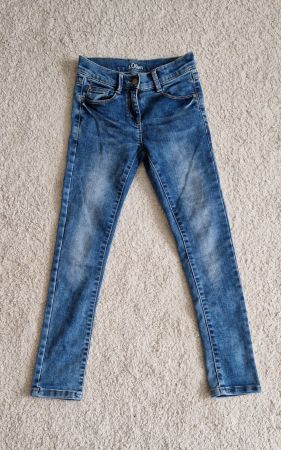 Jeanshose Gr. 134 slim, sehr guter Zustand