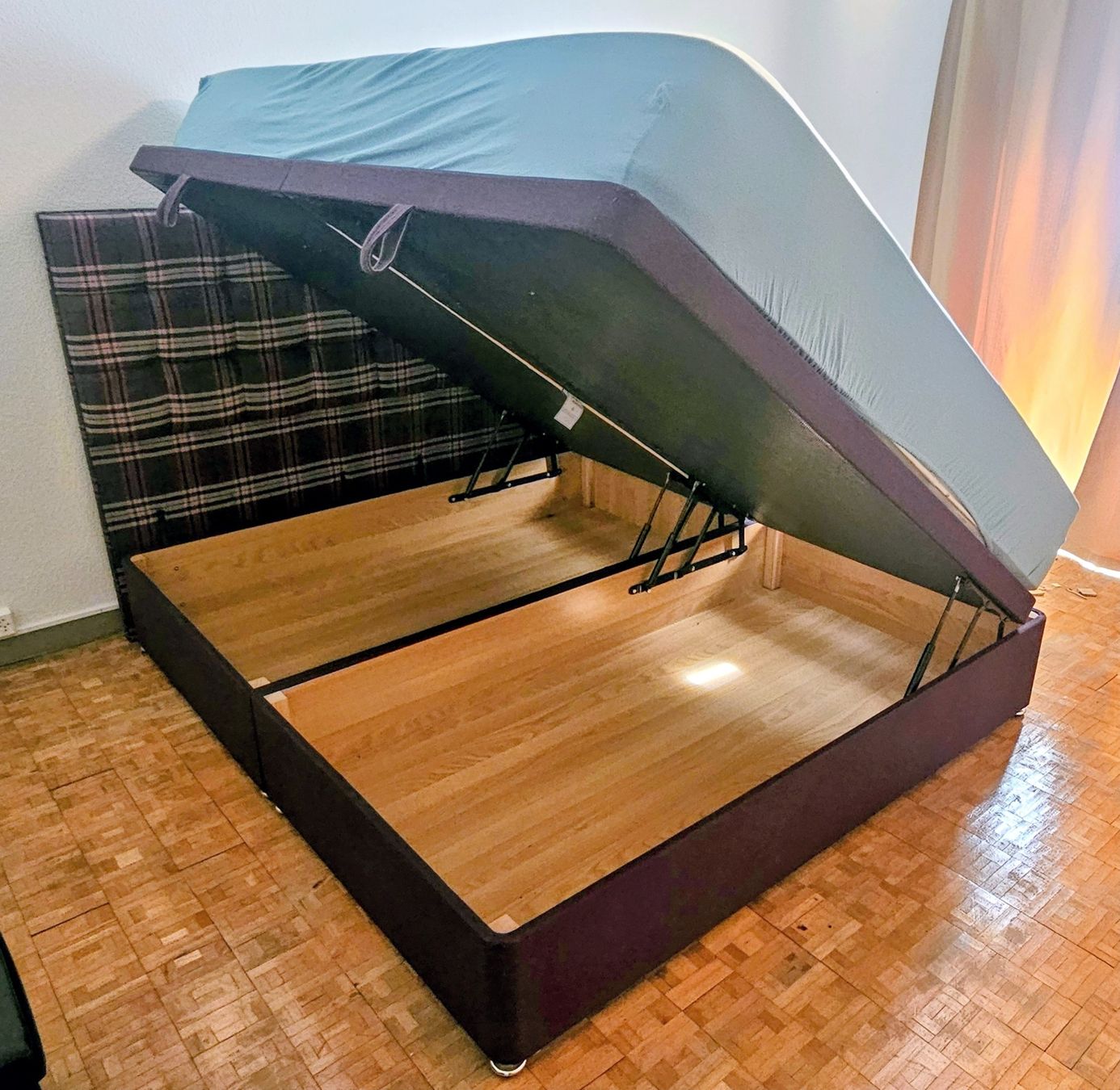Betten: Double Bed with Storage Base and Padded Headboard – Gebraucht aus Wettingen von Korn54 1
