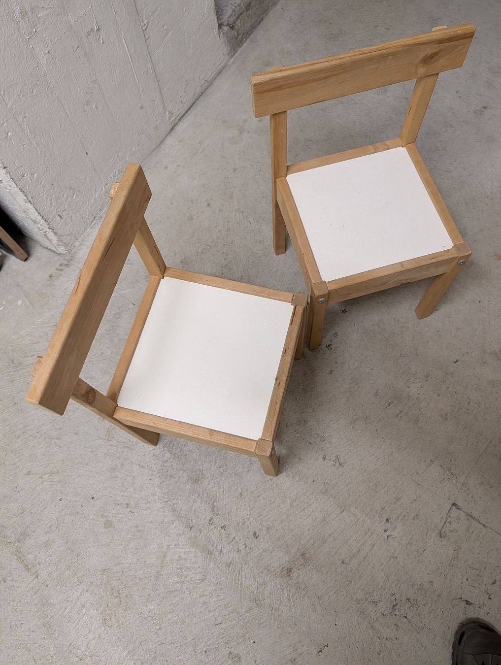 Chaises: 2 Kinderstühle – D'occasion à Affoltern am Albis par Pellegrino70 1