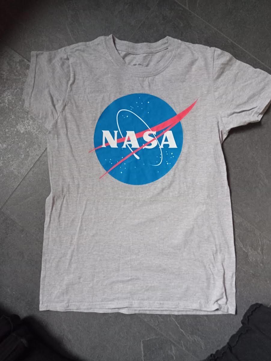 T-Shirts: NASA T-Shirt, Grau, Grösse S – Gebraucht aus Salez von Robe12