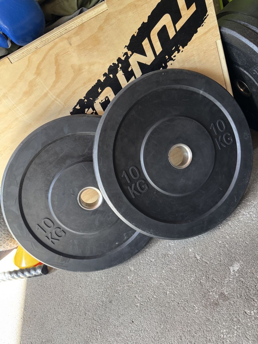 Hanteln & Gewichte: Bumper Plates 2x10KG 🏋️‍♂️ – Neu (gemäss Beschreibung) aus Büron von Sasho_wrst