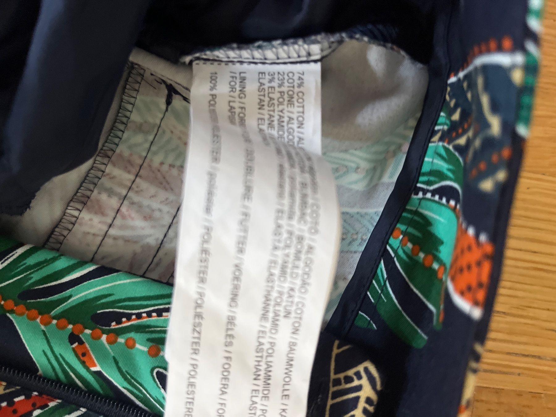 Mango Hosen: Tropical Leaf Print MNG Capris - Size 38 Perfect for Su... – Gebraucht aus Zürich von kleinesgrau 2