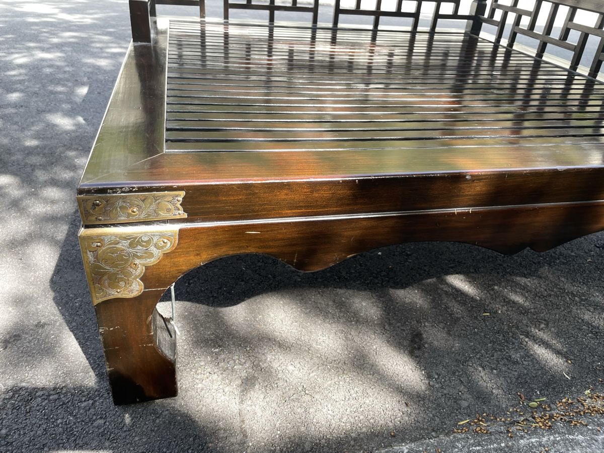 Sofas: Lit à opium et table basse chinois – D'occasion à Biel/Bienne par Galaq 7