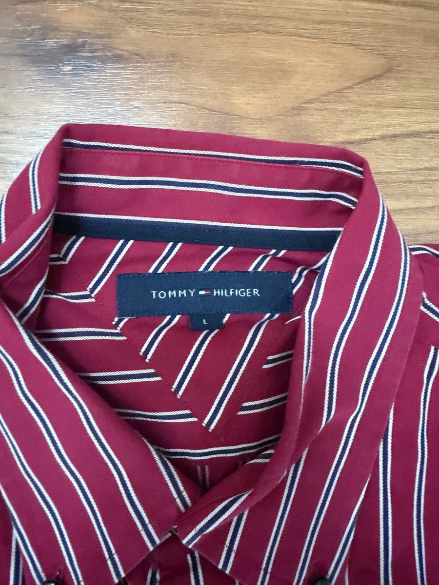 Tommy Hilfiger Camicie: Tommy Hilfiger Herrenhemd Rot Gestreift L – Usato da Dänikon ZH venduto da RAFIMIKI 1