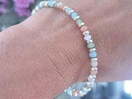 Dezentes anmutiges Armband mit zarten Morganit Perlen