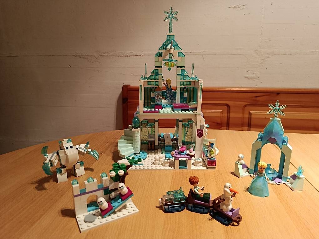 Lego Giocattoli: Frozen/Elsa Eiskönigin Eispalast Lego 43172+43199 – Usato da Dürnten venduto da NadiaN0102 1