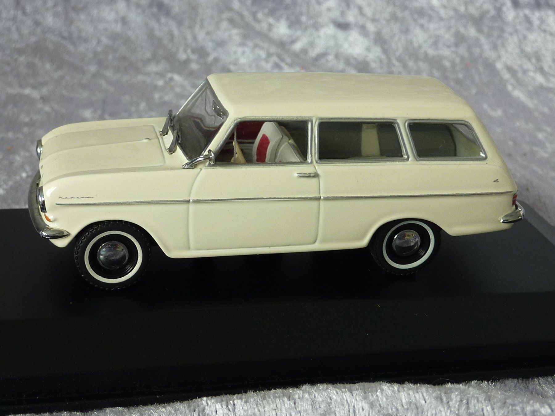 Minichamps Modellautos: Opel Kadett A Caravan  1:43 – Neu und originalverpackt aus Dürrenäsch von modellautos4you 3