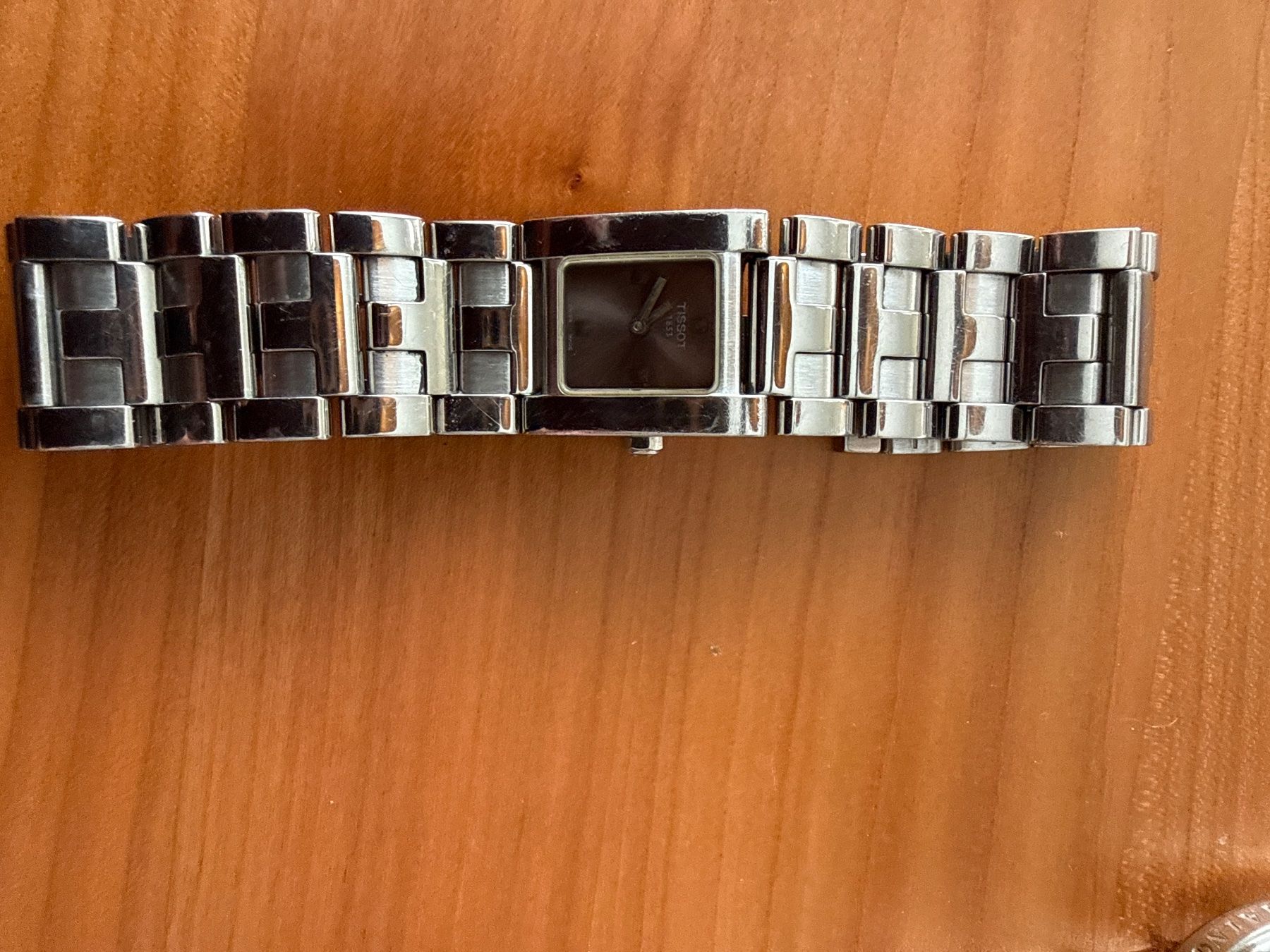Tissot Montres: Tissot Damen-Quarzuhr – D'occasion à Rothenburg par inf_kjw6 1