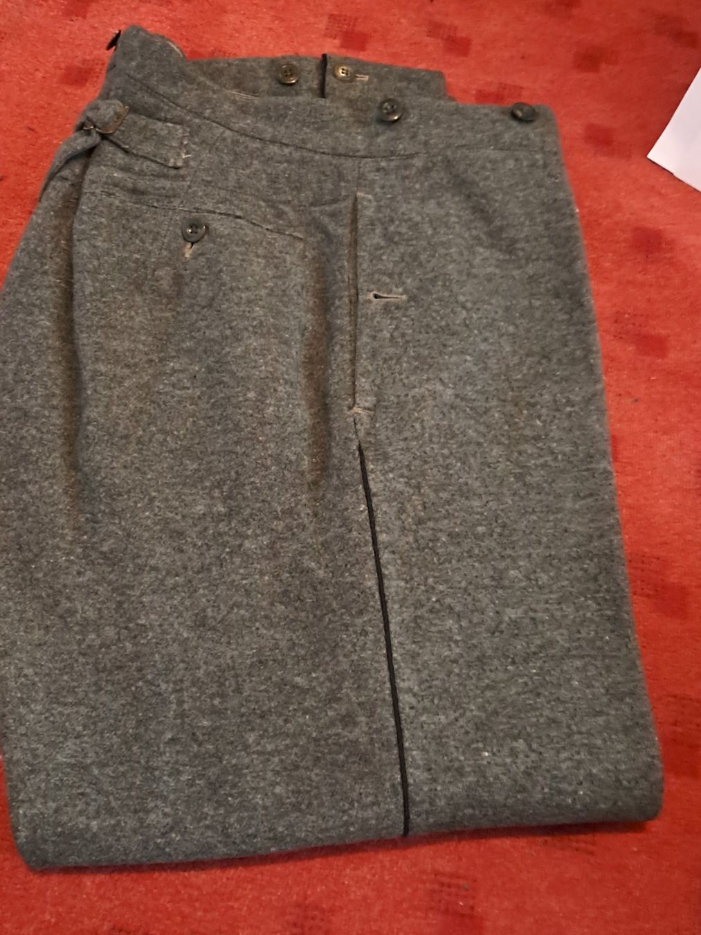 Schweizer Armee Uniformi: Tannige Uniform Hose 2.Weltkrieg,  Gr. 72 / 46 – Usato da St.Gallen venduto da Infanteriewerk 1