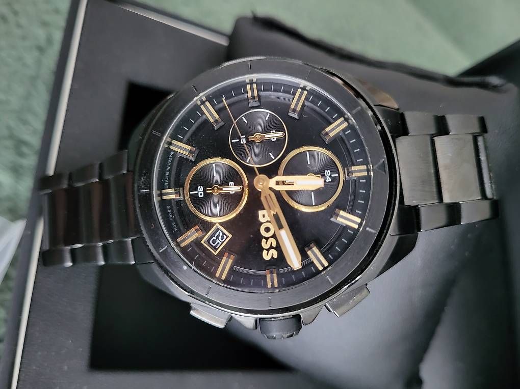 Hugo Boss Uhren: Hugo Boss Herren Uhr – Gebraucht aus Mels von jhu_f7ql 1