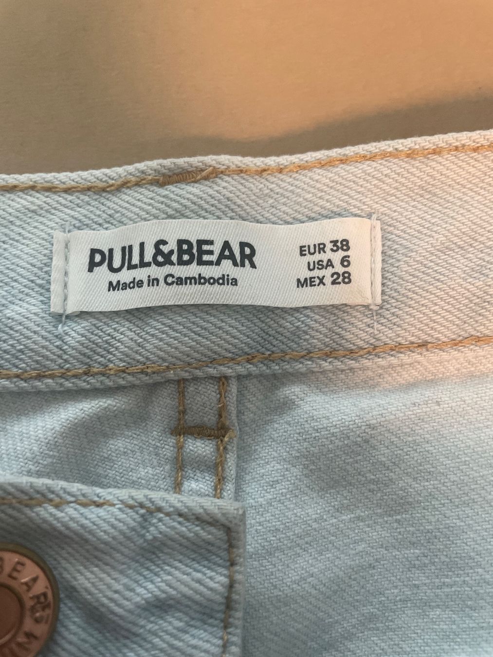 Pull&Bear Pantaloni: Pull&Bear Jeans Shorts, hellblau, destroyed, Grösse 38 – Usato da Wollerau venduto da Poschro68 2