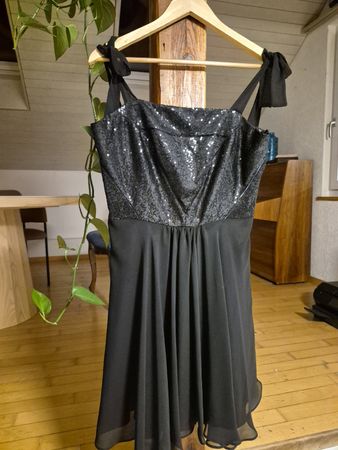 Cocktailkleid Swing schwarz mit Pailletten Gtösse M