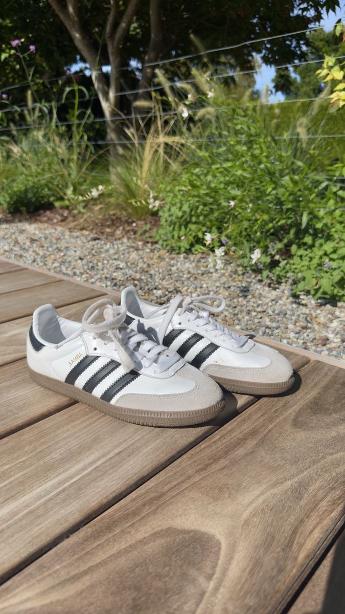 Adidas Damenschuhe: Adidas Samba Turnschuhe Grösse 37.5 – Gebraucht aus Bassersdorf von Bassi55