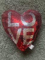 Herzförmiges Kissen mit Pailletten - Liebe schenken!❤️ (49)