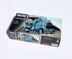 MAN TGX XLX Euro 5 1:24 von Revell
