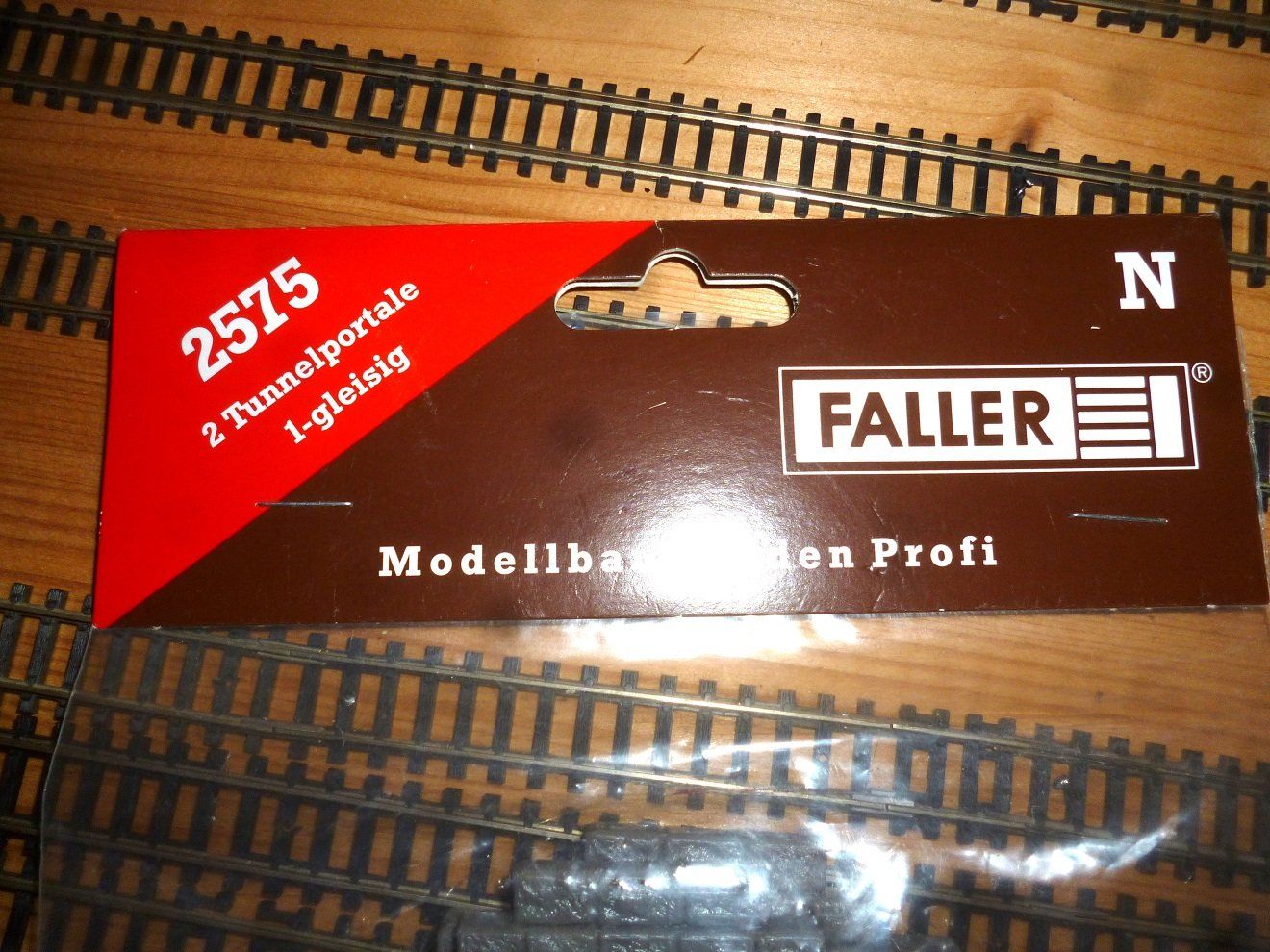 Faller Modellini di ferrovie: Tunnelportale von Faller – Nuovo e nell'imballaggio originale da Langenthal venduto da Tbraunbaer 1