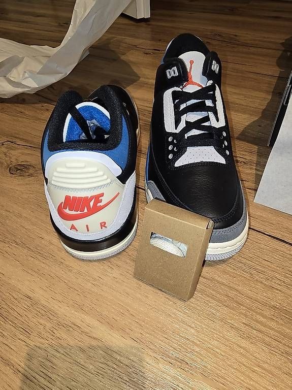 Jordan Scarpe da uomo: Jordan 3 Rare Air Grösse 44 – Nuovo e nell'imballaggio originale da Oberbüren venduto da UC1987