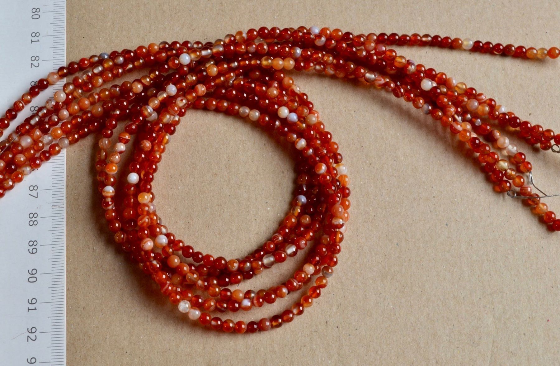 Catenine: Achat  Karneol Farbe  feiner Strang EXTRA – Nuovo e nell'imballaggio originale da Leuggern venduto da gemshow 1