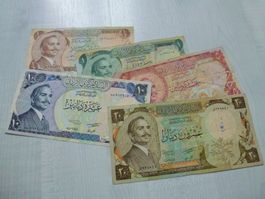 Lot ++ 5 Stück seltene Banknoten aus Jordanien ab 1975