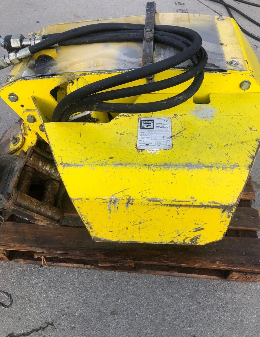 Menzi Muck Escavatori: Kyburz Seilwinde zu Menzi Muck – Usato da näfels venduto da fendt02