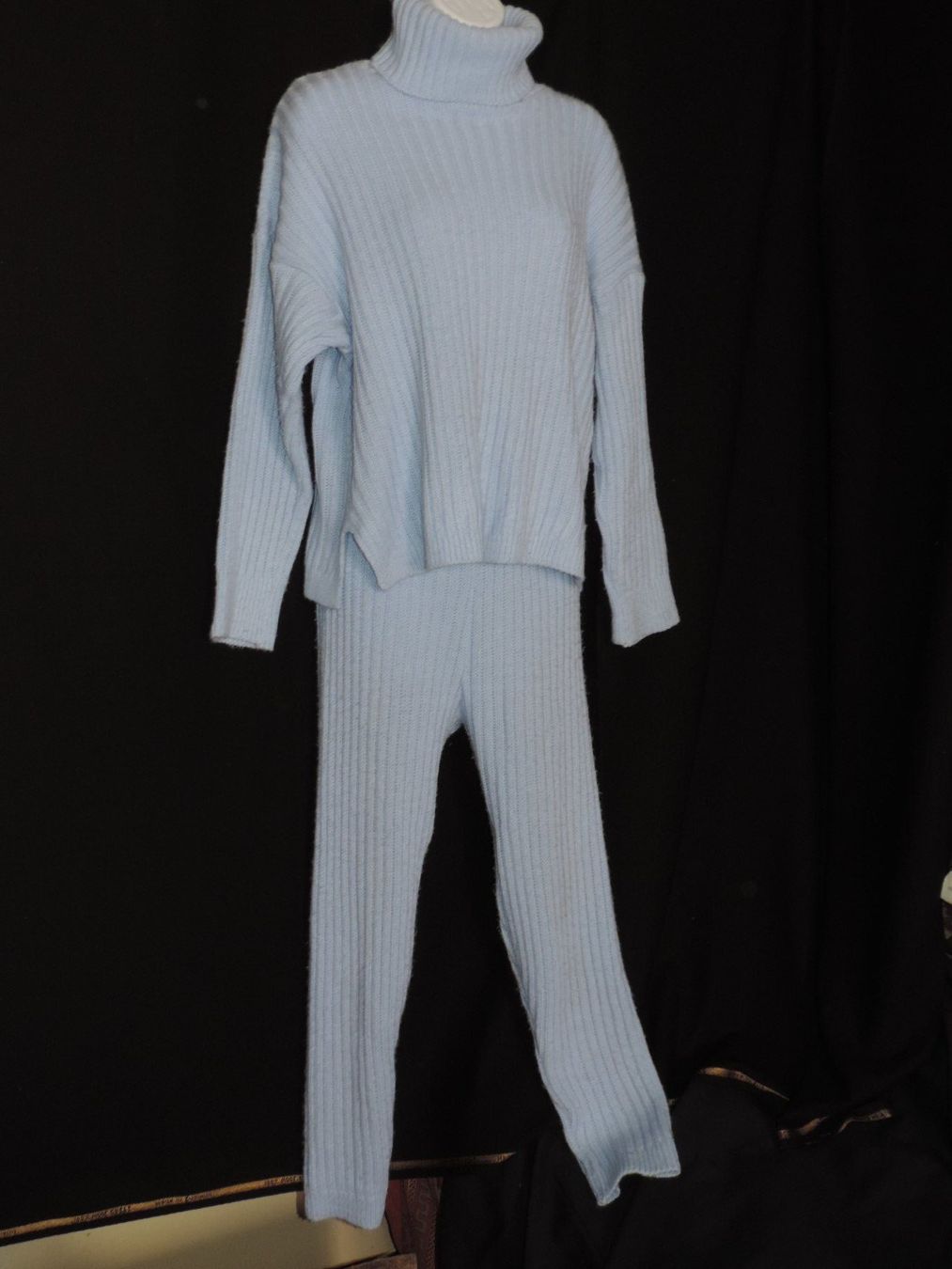 Lotti di vestiti: ensemble tricot bleu – Usato da Genève venduto da Axelle333