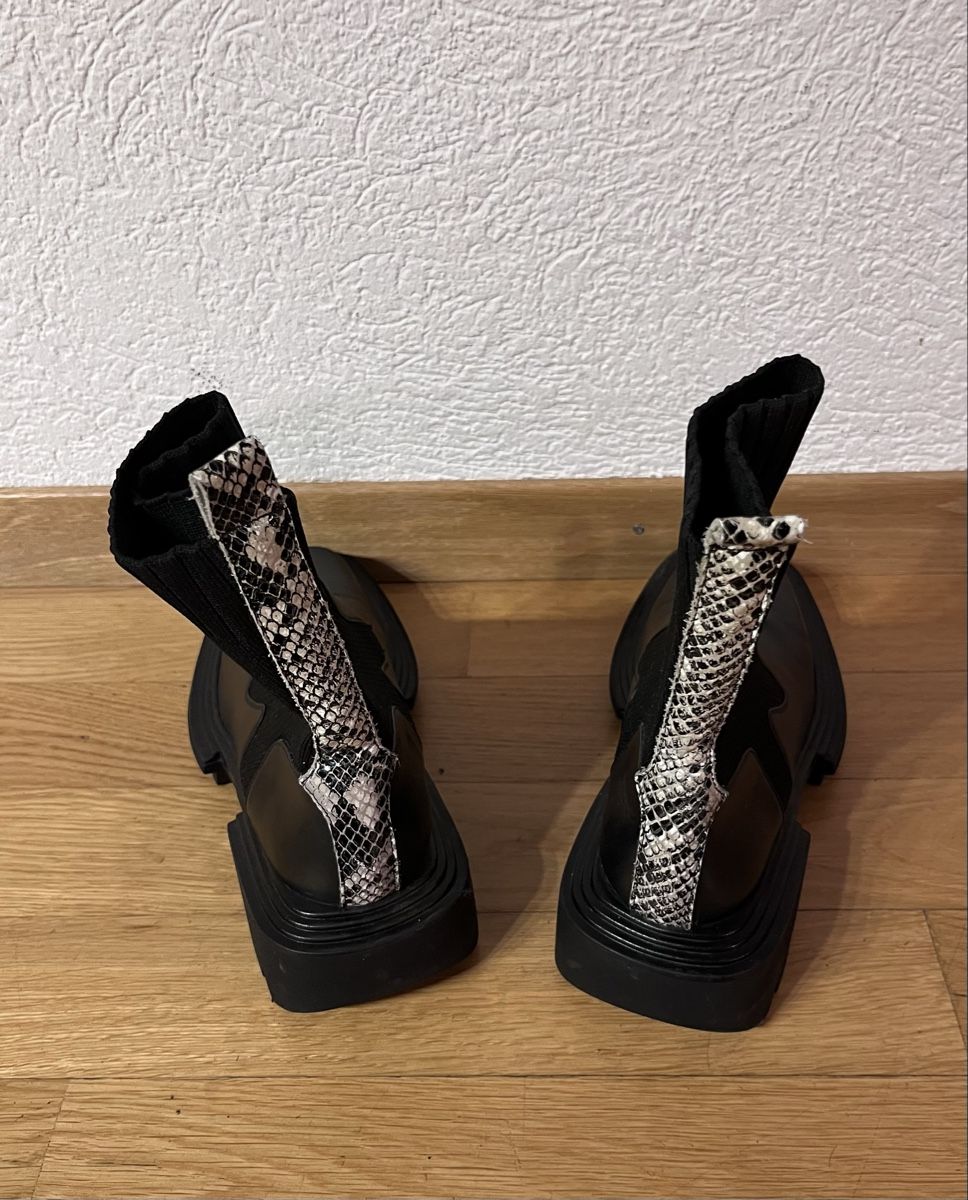 Scarpe da donna: Schwarze Lederstiefeletten Gr. 36 – Usato da St. Gallen venduto da Starlord77 2