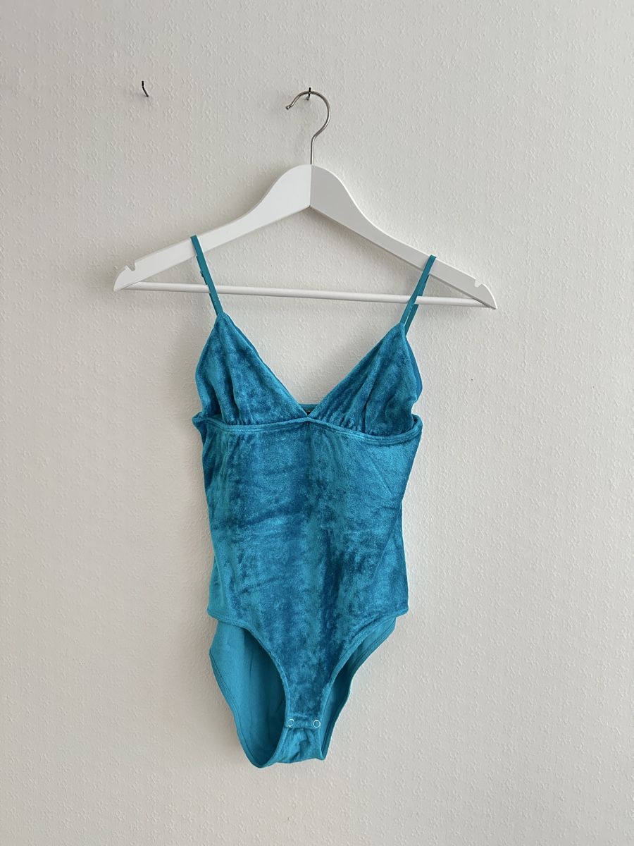 Top: Baserange body – Usato da Zürich venduto da aidapo