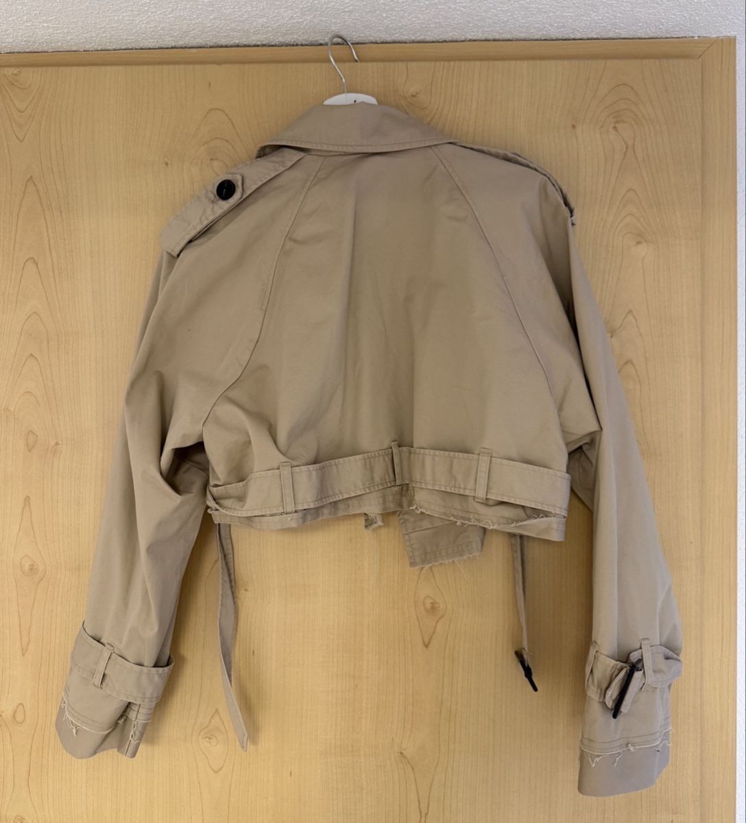 Giacche: ZARA Trenchjacke beige – Usato da Rorschach venduto da Tara234 2