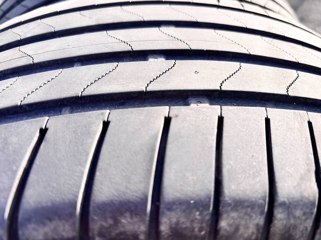 Altro in Scrittura & Disegno: Pneus été 225/55R 18 – Usato da Petit-Lancy venduto da gio_j2c9